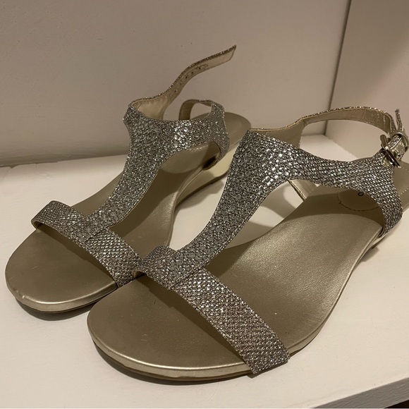 bandolino sandals